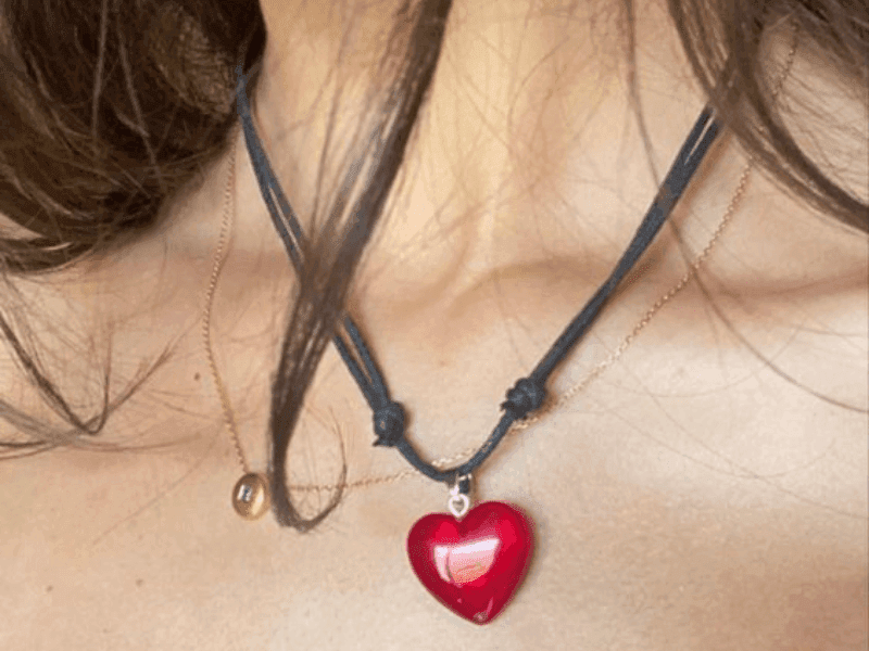 Cách Thắt Dây Chuyền Đeo Cổ Cơ Bản