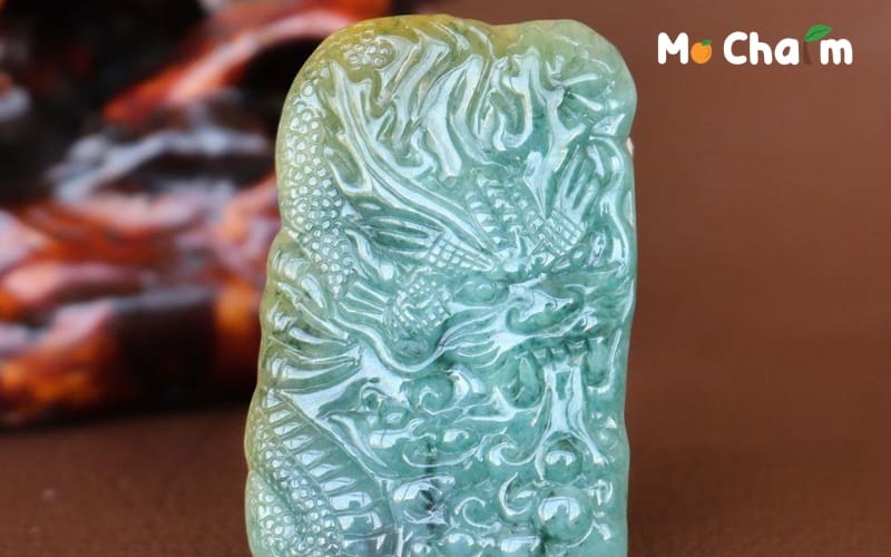 Mặt dây chuyền hình con rồng hợp với người mệnh Thủy 